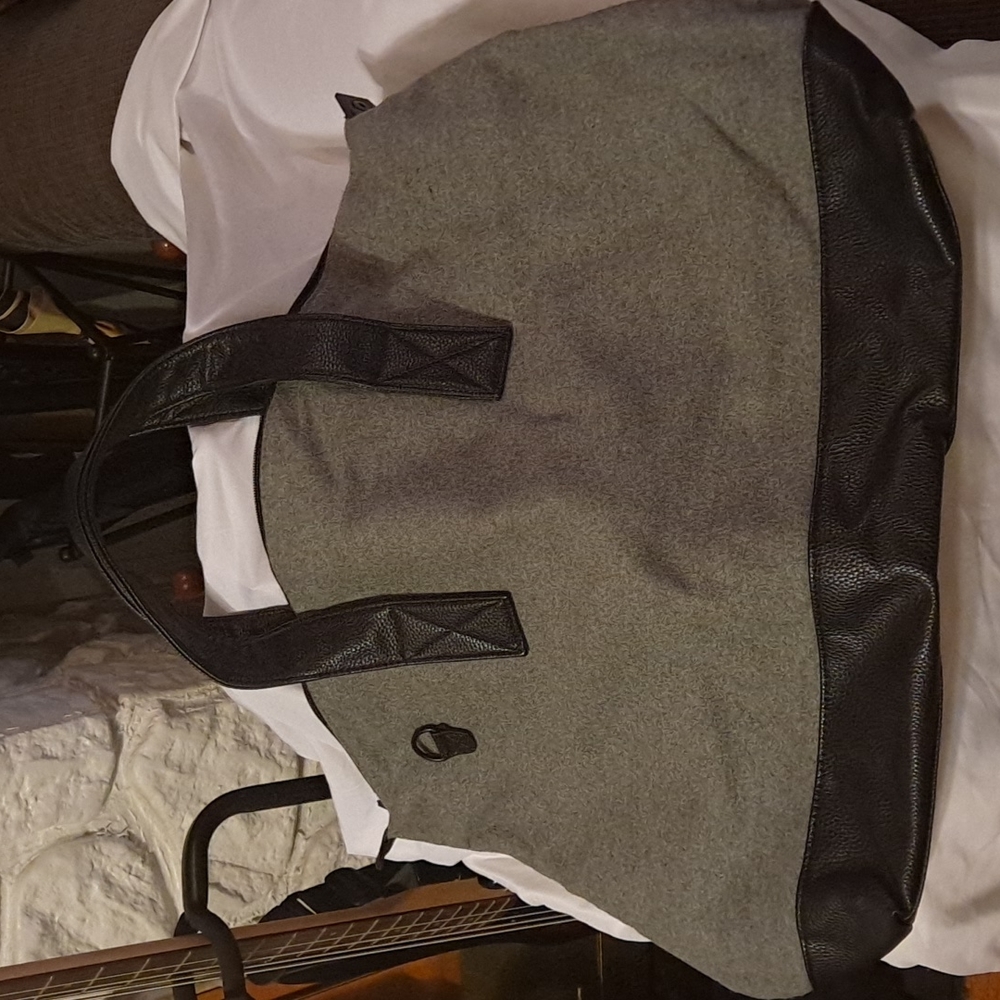 Duffle / Overnight Luggage - Like New